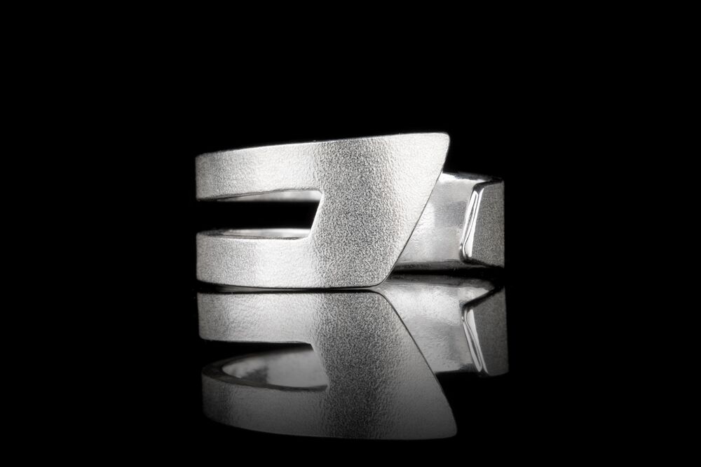 IGJ Design - Mountain Ring for Gentlemen Rings - Norwegian Jewelry features artisan jewellery designers and goldsmiths from Norway. 