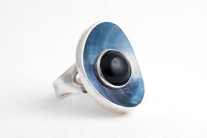 The Ocean's Eye Ring by Anette Skaugen Guldager - A contemporary and nature inspired Norwegian Jewellery designer in Telemark Norway. 