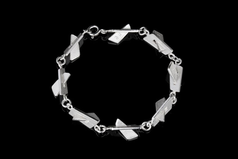 IGJ Design - Mountain Bracelet Bracelets - Norwegian Jewelry features artisan jewellery designers and goldsmiths from Norway. 